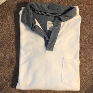 Short sleeved collared shirt with pocket